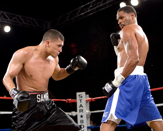 Ahmed Samir (L) vs. Tyrone Smith